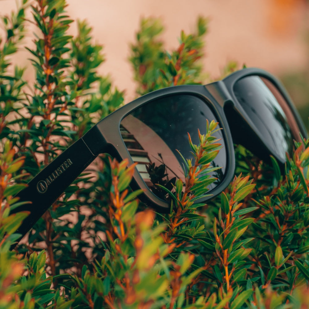 ANTEOJO DE SOL,ALIEN-Negro con Lentes Gris Oscuros, Polarizados, UV.